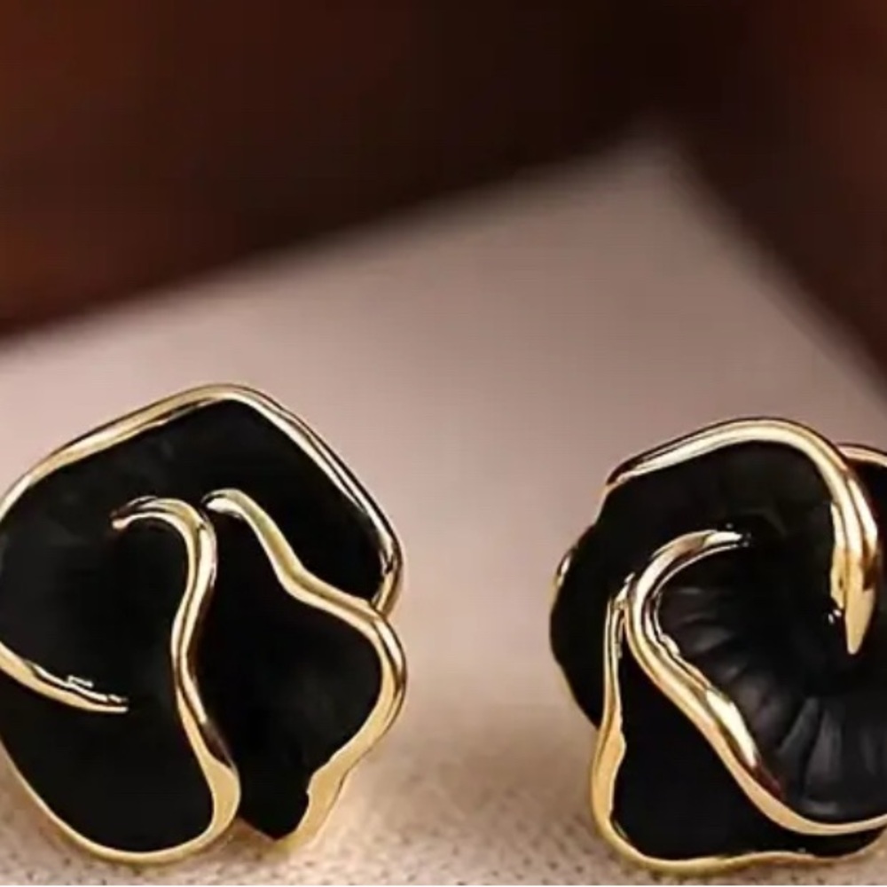 Elegant Black and Gold Camellia Stud Earrings